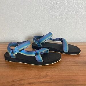 Blue Green Classic Teva Sandals Size 7